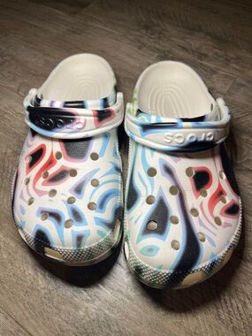 Glow-in-the-Dark Crocs - Multicolor W8 M6